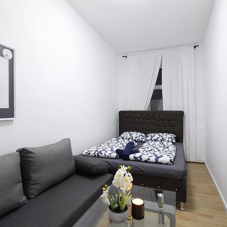 Comfort Triple Room Th Wina Bagian luar foto