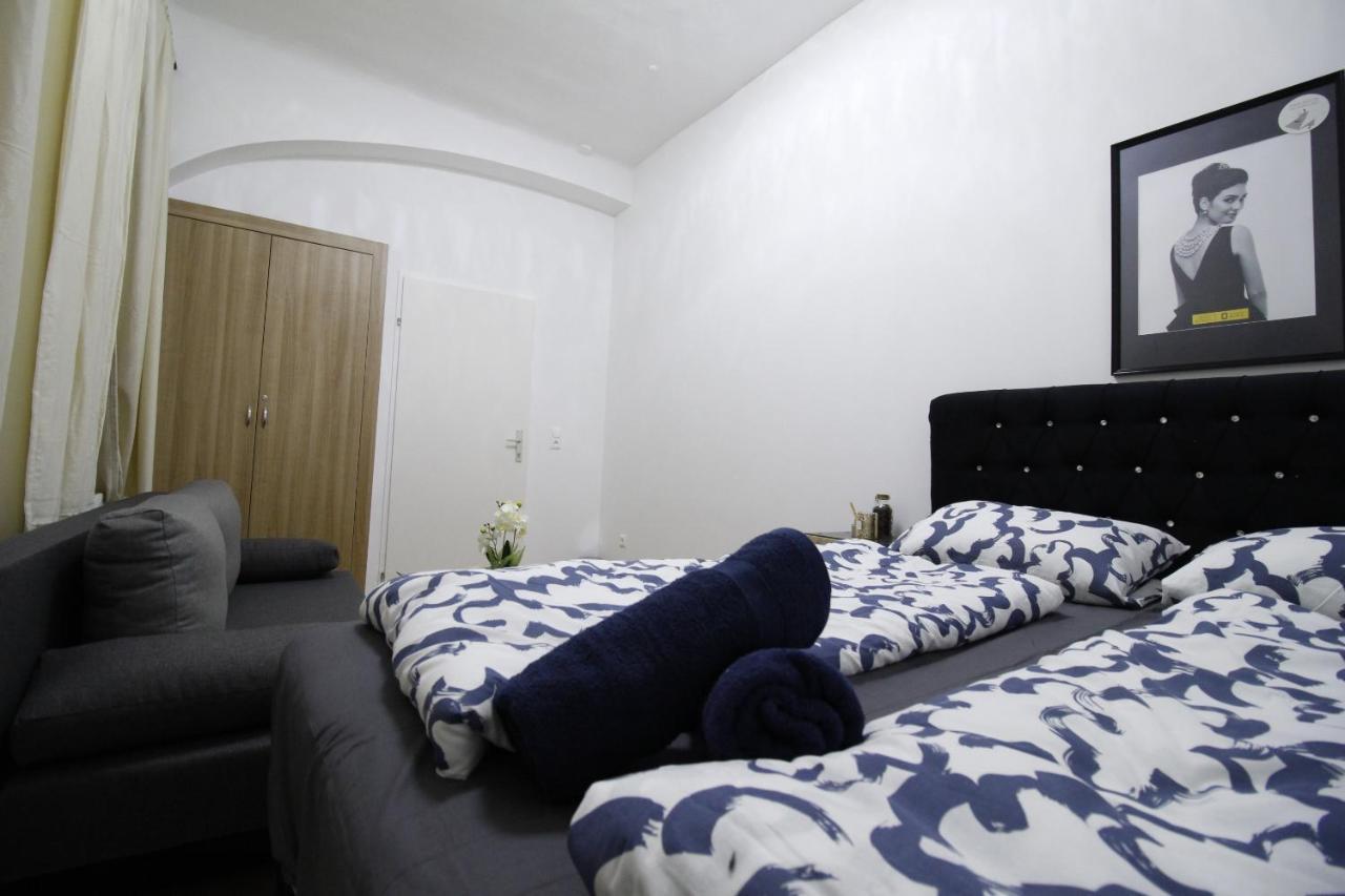 Comfort Triple Room Th Wina Bagian luar foto