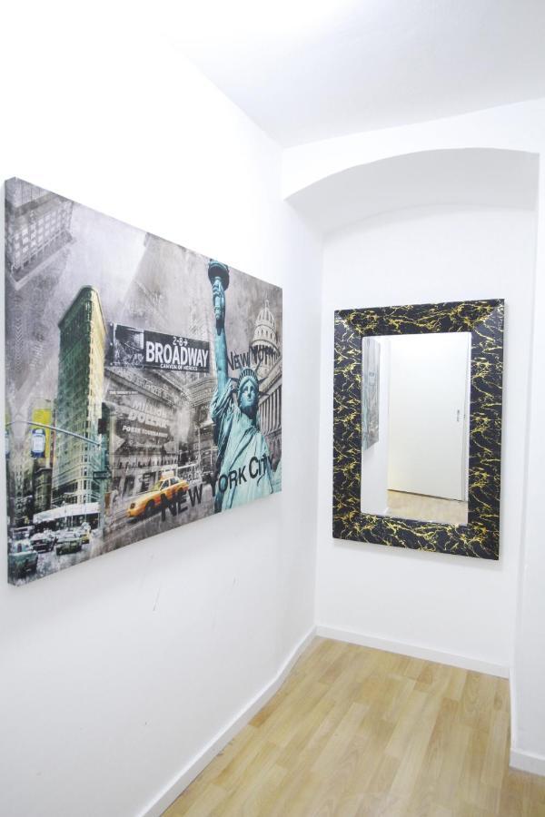 Comfort Triple Room Th Wina Bagian luar foto